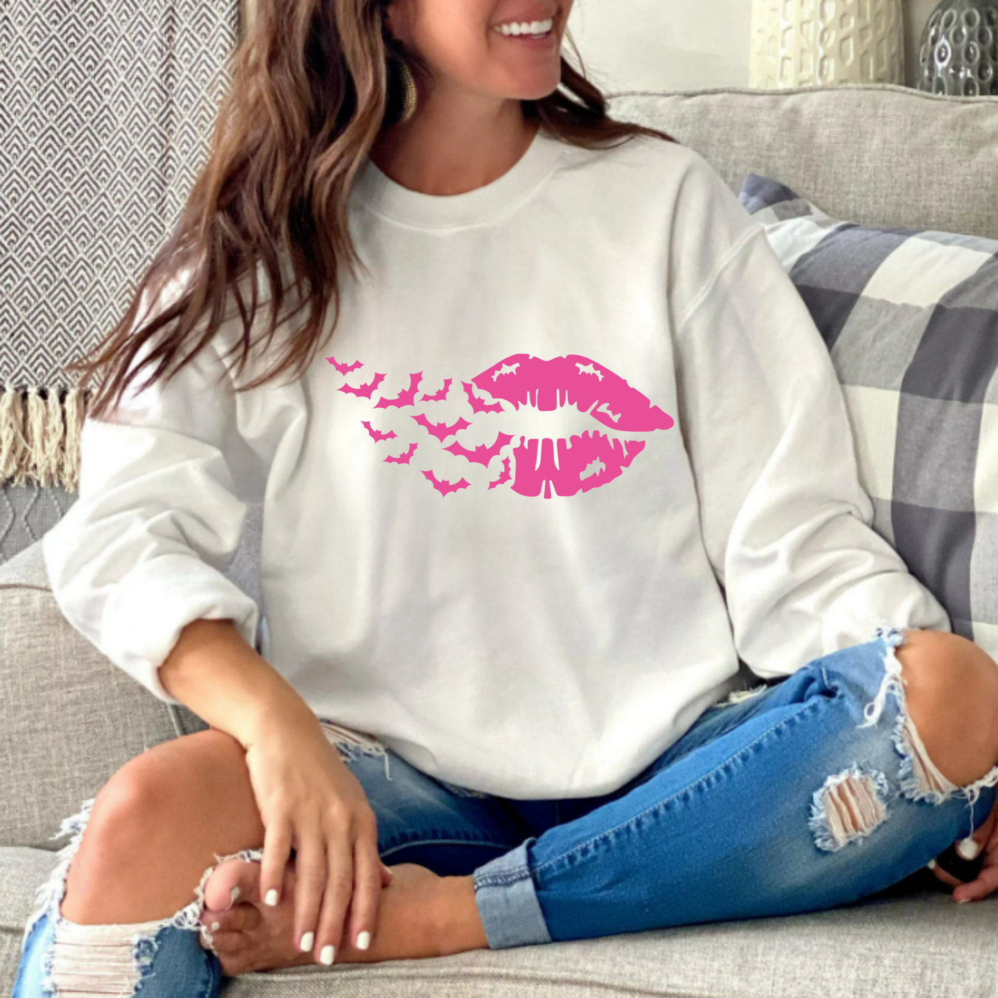 (Shirt not included) Halloween Lips w Bats in neon pink - PUFF Transfer