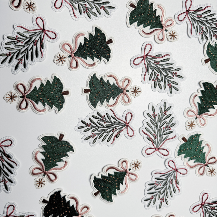 3" Christmas Tree w Bow -  Embroidered Hat Patch