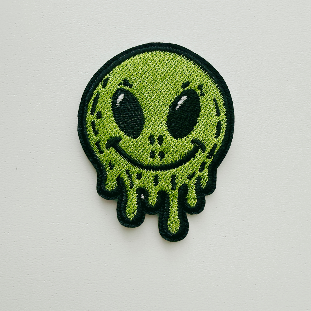 2" Alien Smiley  -  Embroidered Patch