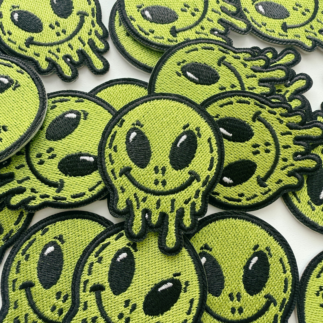 2" Alien Smiley  -  Embroidered Patch