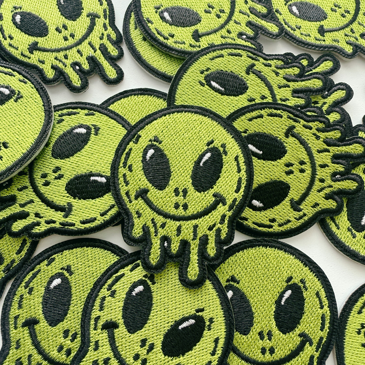 2" Alien Smiley  -  Embroidered Patch