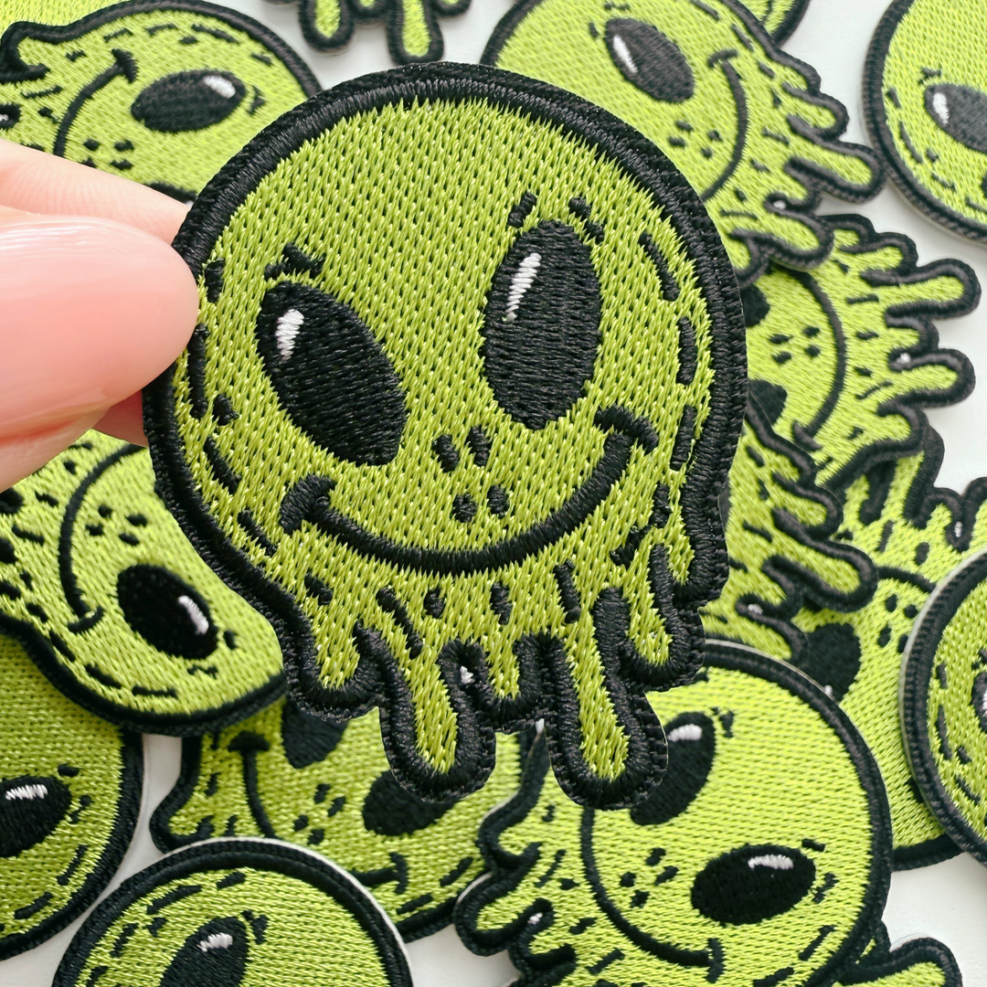 2" Alien Smiley  -  Embroidered Patch