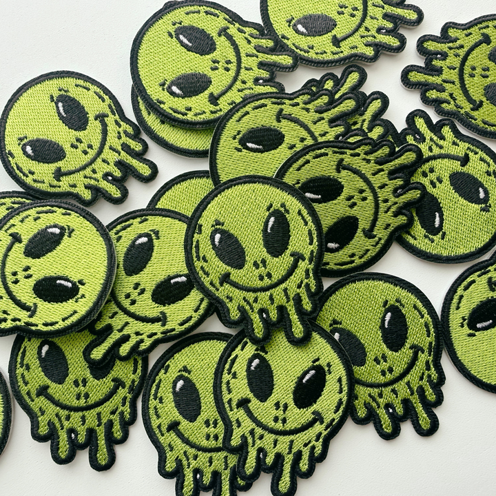 2" Alien Smiley  -  Embroidered Patch