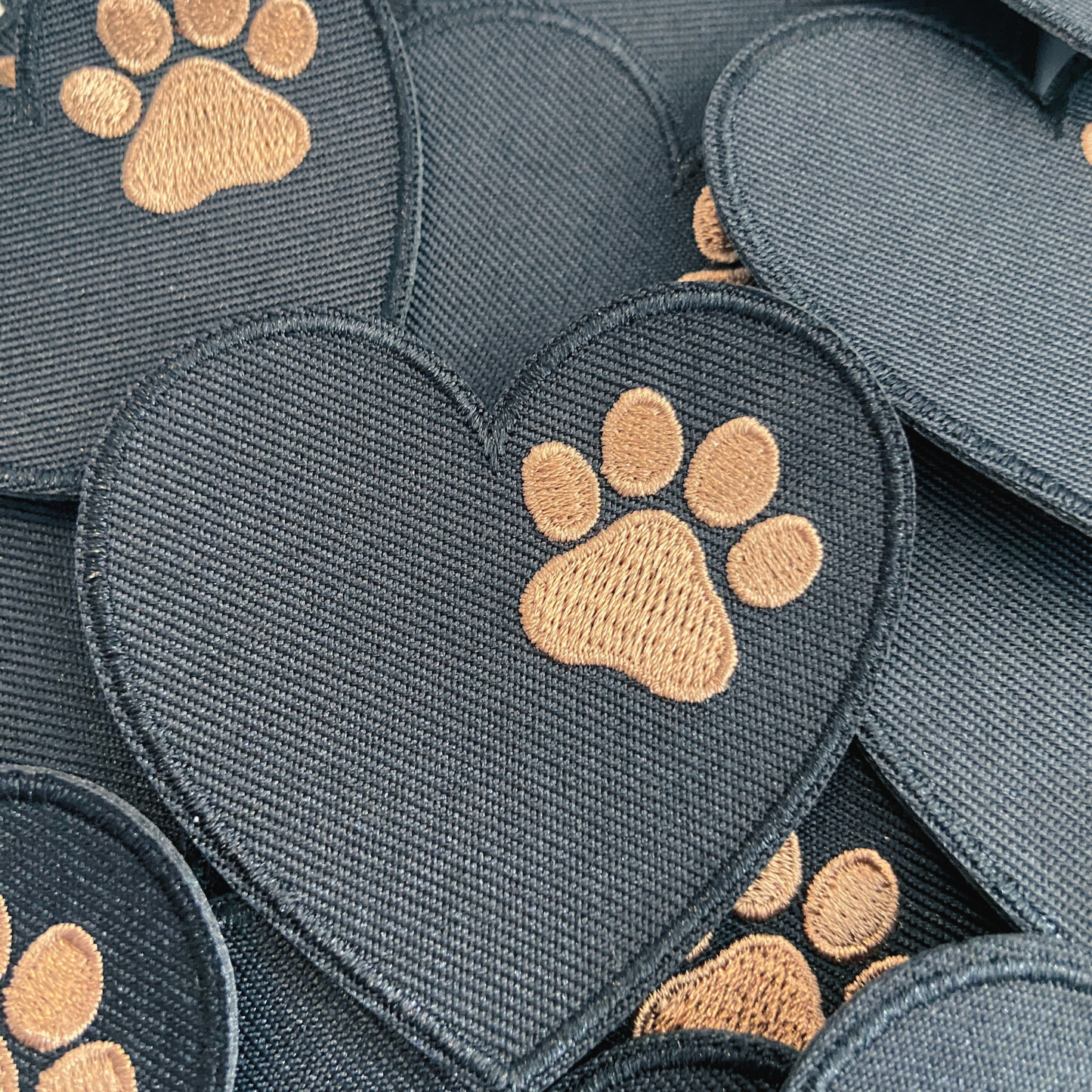 2.5" Heart w Paw -  Embroidered Hat Patch